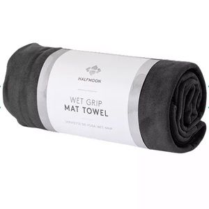 Wet Grip Mat Yoga Towel by Halfmoon